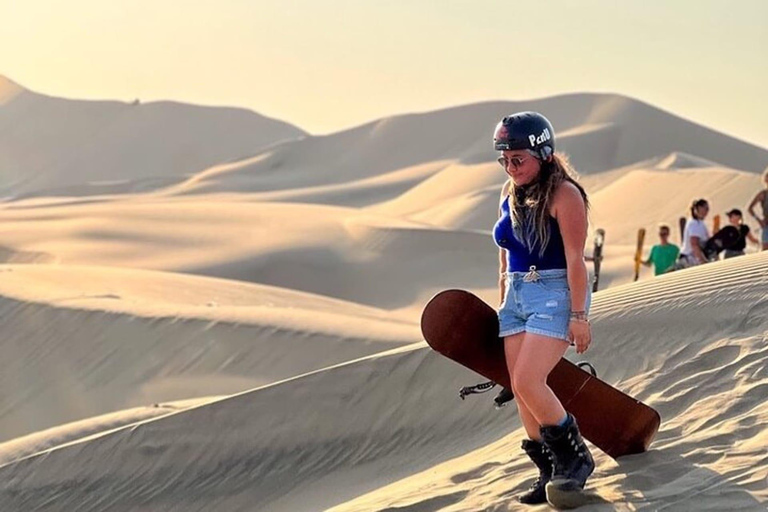 Da Lima: escursione di un giorno con sandboarding e degustazione di vini a Huacachina