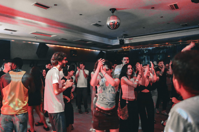 Tirana: Pub Crawl with 1 hour of Unlimited Drinks