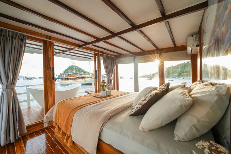 Labuan Bajo: Komodo National Park 3-Day Boat Tour