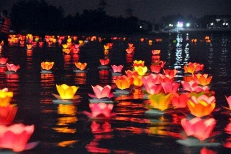 Hoai River Boat Trip with Release Lantern in Hoi An by Night