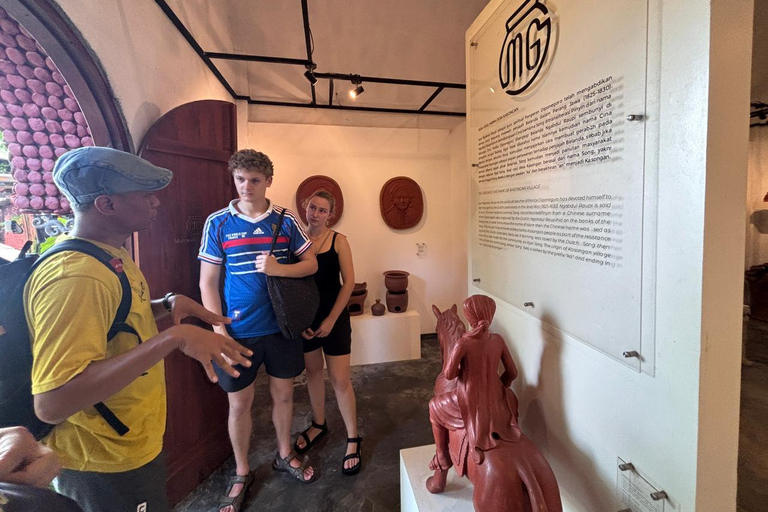 Yogyakarta: Bike Tour, Pottery, Ricefield, Museum With Lunch Bike, Pottery Class, Rice fields, Museum (No Lunch)
