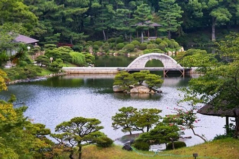Discover Hiroshima: Private Guided City Tour by Car