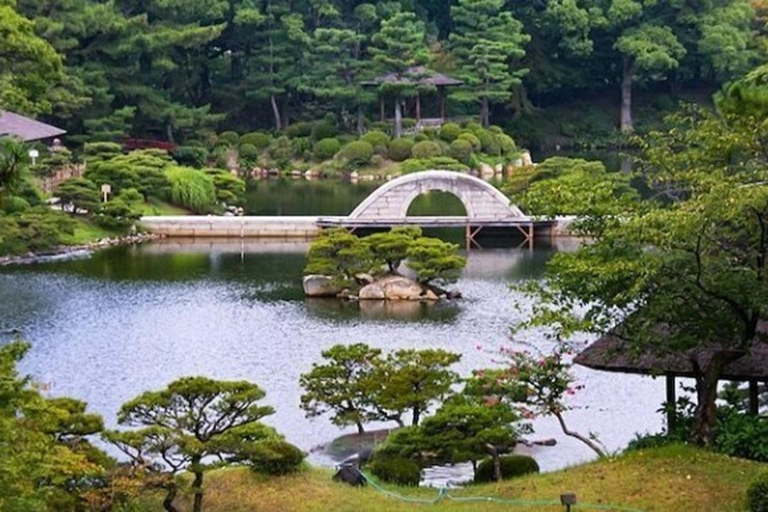 Discover Hiroshima: Private Guided City Tour by Car