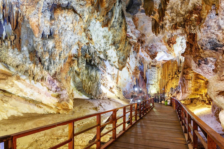 Phong Nha National Park: Paradise Cave Half-Day Tour Pickup in Hue and drop-off in Phong Nha