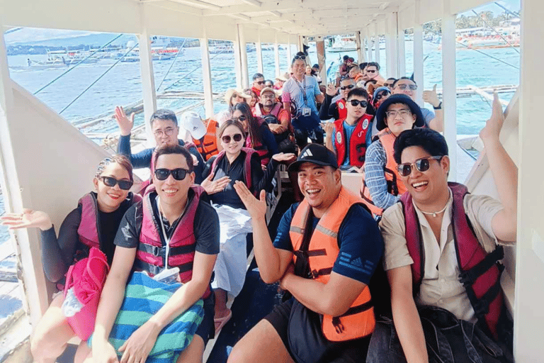 Boracay: Island Hopping with Lunch and Parasailing