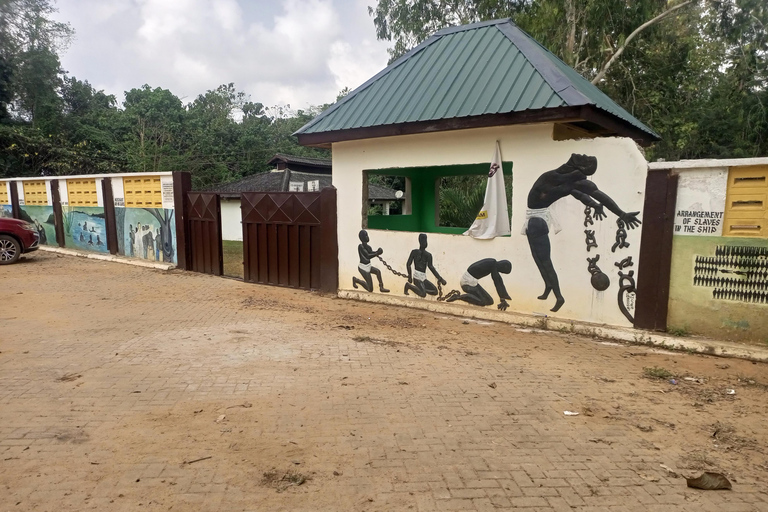 Accra: Cape Coast & Elmina Castles & Assin Manso Guided Tour