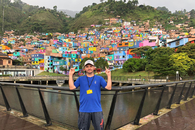 New Comuna 3 Medellín Tour: the largest macro-mural in the city Comuna 3 Manrique Tour: the largest macro-mural in Medellín