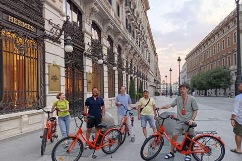 Madrid: Guided Bike or E-Bike Tour with Local Guide Private Group Tour by Electric Bike (1-10 participants)