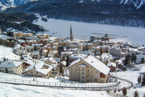 De Milan: excursion d'une journée en train au lac de Côme, à Saint-Moritz et à la BerninaDépart de l'arrêt de bus de la gare centrale