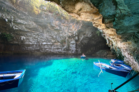 Kefalonia: Wycieczka brzegowa do jaskiń Melissani i DrogaratiKefalonia: Wycieczka brzegiem do jaskiń Melissani i Drogarati