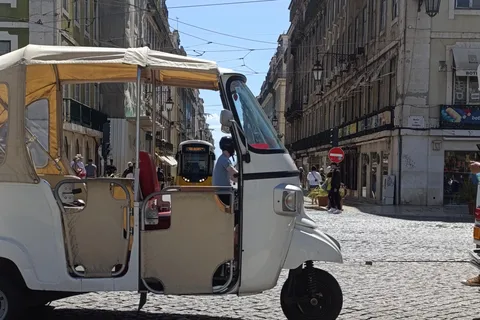 Lisboa: Tour privado en un Piaggio Ape Calessino