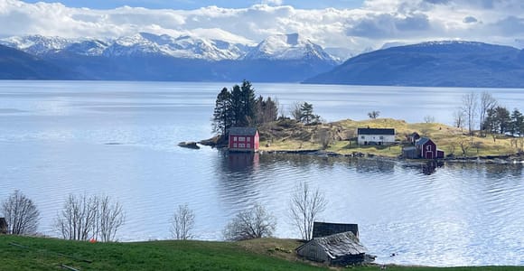 Bergen: Private City Tour with the Best of Hardangerfjord