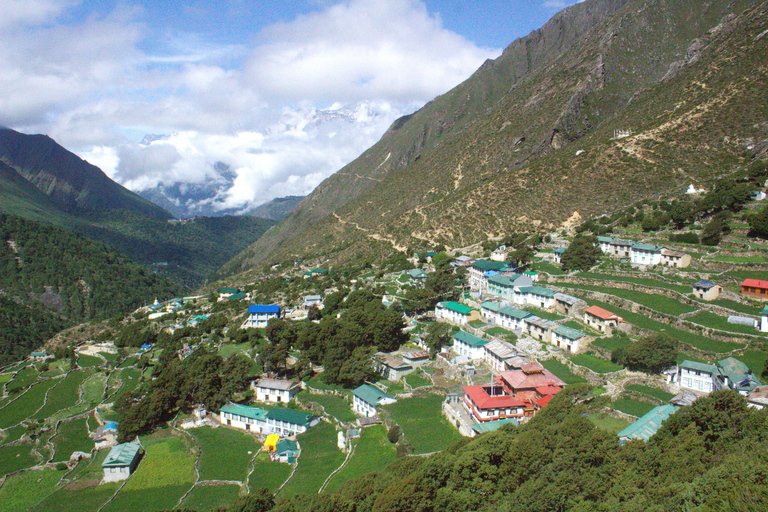 Everest Base Camp: 9-Day Trek and Helicopter Tour