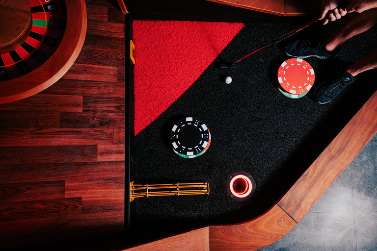 Bergen: High-Tech Minigolf in Top Bergen Activity Bar!