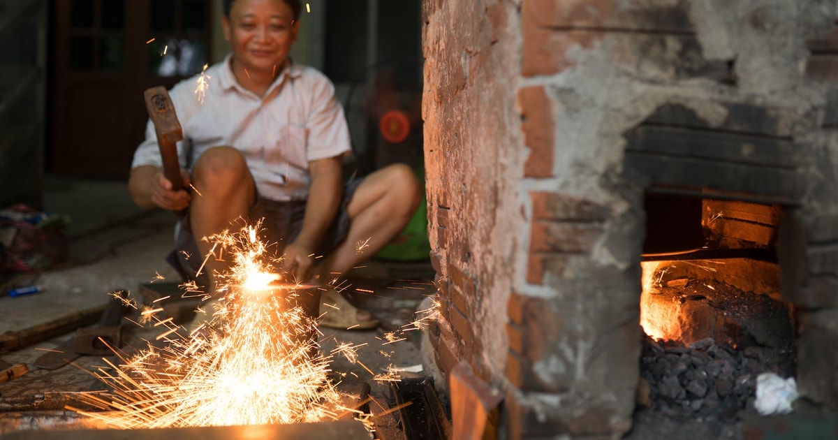 Best Family & Friend Day Trips and Activities in Vietnam 14 Knife Making in Blacksmith Village in Hanoi