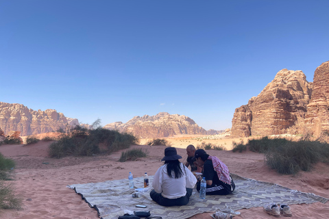 Wadi Rum: Hidden Valleys Tour with Bedouin Lunch