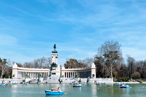 Madrid: Skip-the-Line Rowing Boat Ticket at El Retiro Park