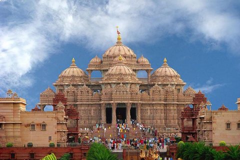 Delhi Famous Temples 5-Hour Guided Tour with Skip-the-Line Car+Driver+Tour Guide+Entry Fees