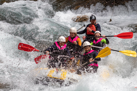 Da Valencia: Montanejos con rafting, kayak o escursioneMontanejos in kayak