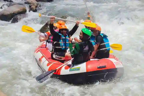 Von Sarajevo aus: Neretva River Rafting Abenteuer mit Mahlzeiten