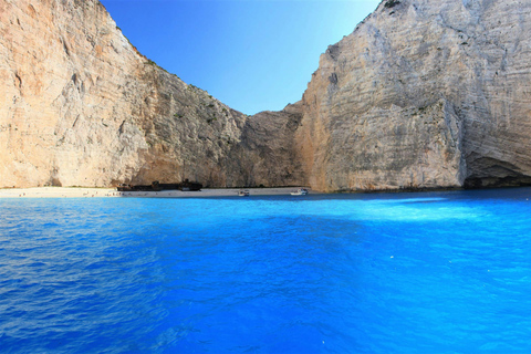 Zakynthos: Meio dia de exploração de naufrágio e cavernas azuis