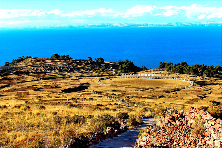Puno: Full-Day Tour of Uros and Amantani with an Authentic Cultural Experience