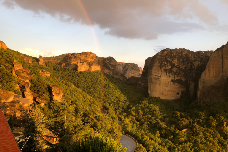 Athen: Zugfahrt nach Metéora & Klostertour