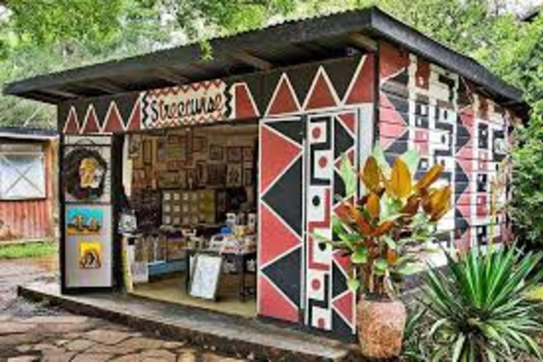 Nairobi: Souvenir Shopping and Historical Half-Day Tour