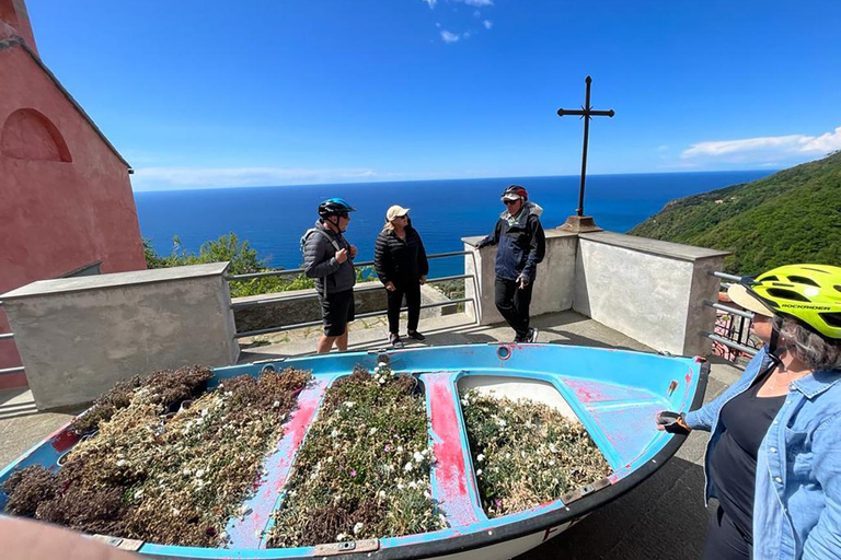 Levanto: Guided E-Bike Tour in Framura with Wine & Focaccia