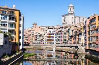Von Barcelona aus: Girona Guided Tour & Dalí Museum in Figueres