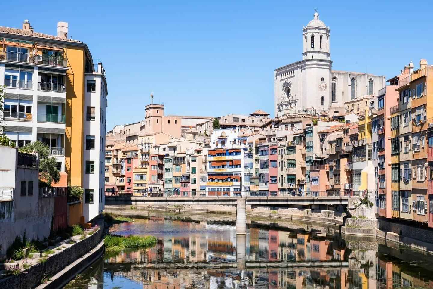 From Barcelona: Girona Guided Tour & Dal Museum in Figueres - Girona Guided Tour & Dalí Museum in Figueres
