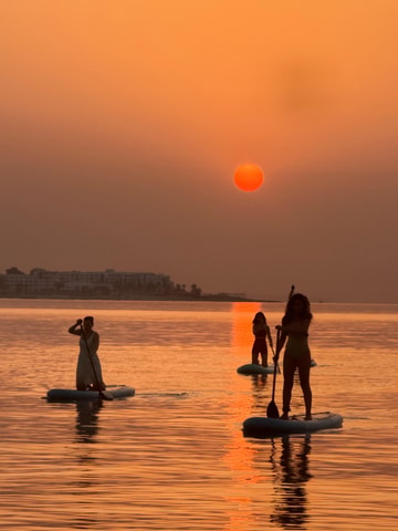 Hammamet: Guided Sunrise or Sunset Paddleboarding