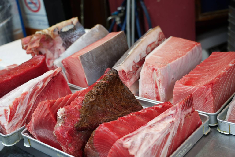 Tokyo: Tsukiji Fish Market Morning Tour with Local