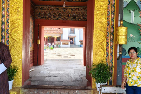 7-Days in Bhutan with River Rafting, Farm Lunch & Stone Bath