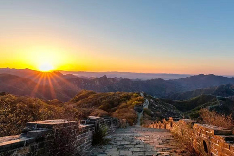 Beijing: Private Mutianyu Great Wall Evening Experience