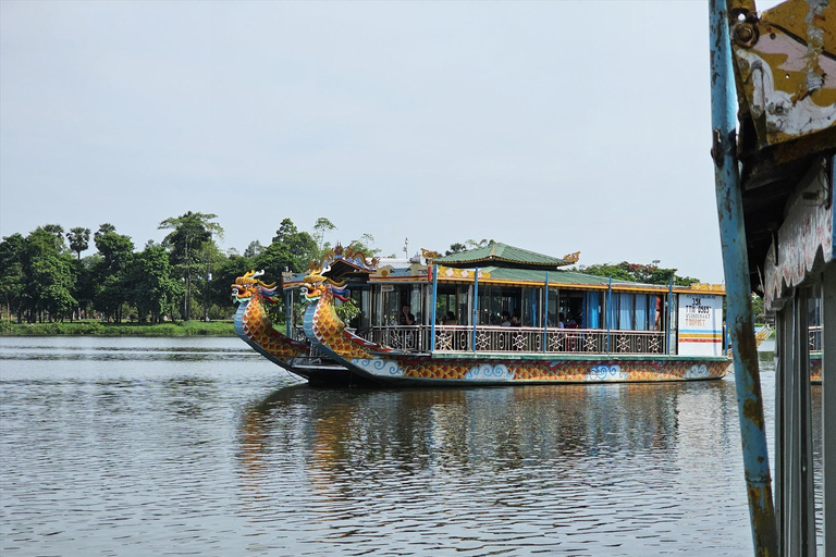 Hue: City tour particular com passeio de barco dragão e almoço