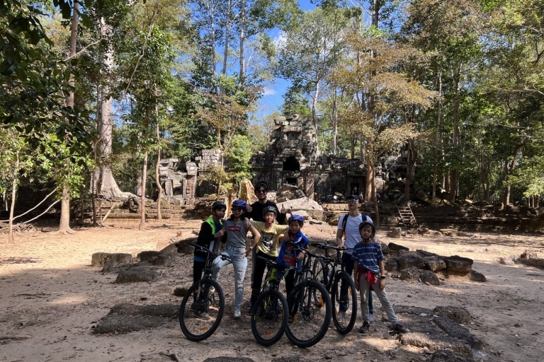 Explora Angkor Wat en bici y al atardecer