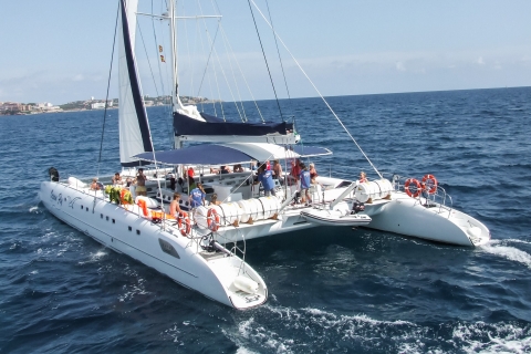Costa Daurada: catamarantocht en snorkelenBoottocht van 3 uur met drankjes en snacks