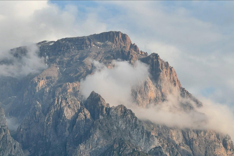 From Kuzun to Laza: Hiking Tour with Waterfalls Adventure