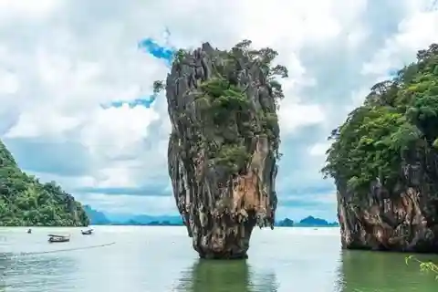 James Bond Island Tour with Canoeing by Long tail boat