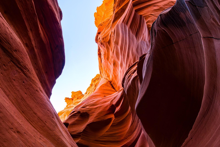 Page: Gorgeous Three Guided Tour