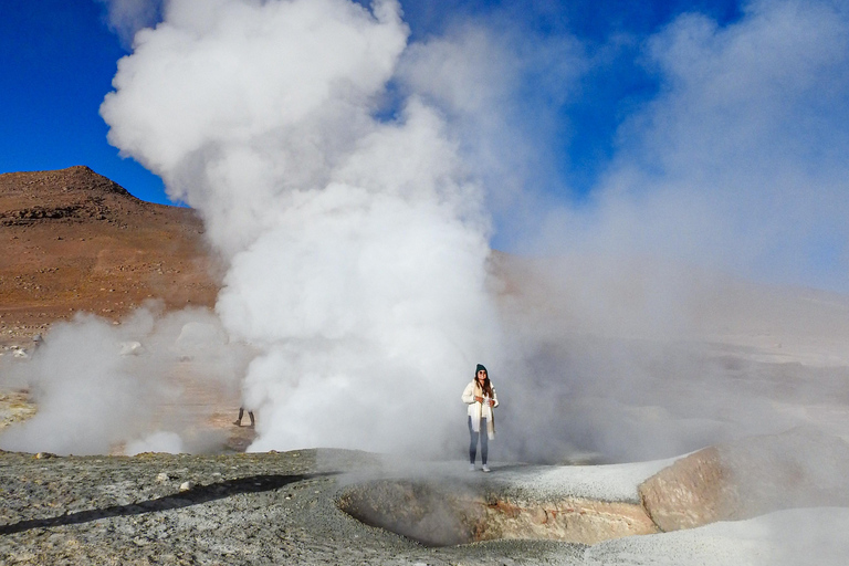 Uyuni: 3-Day Salt Flats, Lagoons, and Geysers Tour ENGLISH-SPEAKING GUIDE