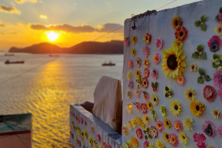 Busan: Easy Coastal Hiking Tour with Scenic Views