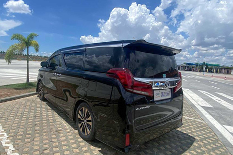 Privé-overdracht VIP-voertuig Phnom Penh - SihanoukvilleVoertuig VPM Minivan van Phnom Penh naar Sihanoukville