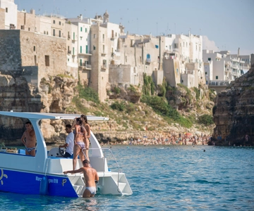 Polignano a Mare: Eco Boat Tour with Snorkeling and Caves