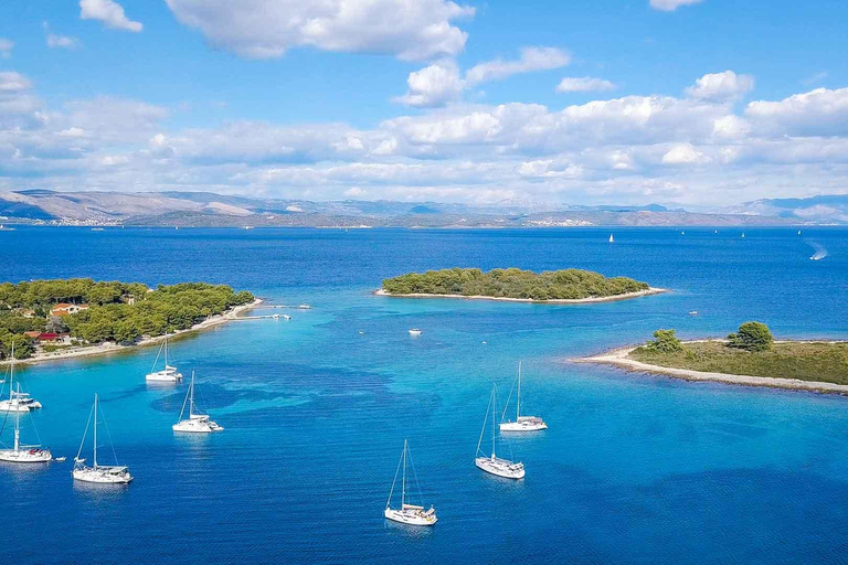 Ze Splitu: Błękitna Laguna i rejs wycieczkowy na 3 wyspyWycieczka grupowa