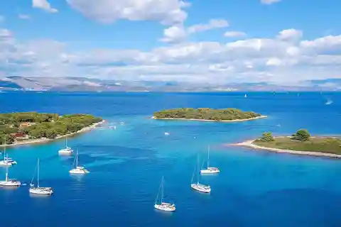 Depuis Split : Lagon bleu et tour en bateau des 3 îles