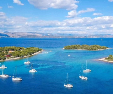 Vanuit Split: Blue Lagoon en rondvaart door 3 eilanden