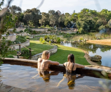 Melbourne: Mornington Peninsula Hot Springs and Winery Tour
