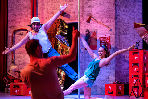 COMÖDIE Dresden: Ticket for the comedy "Brandheiss - Gelöscht wird später!"